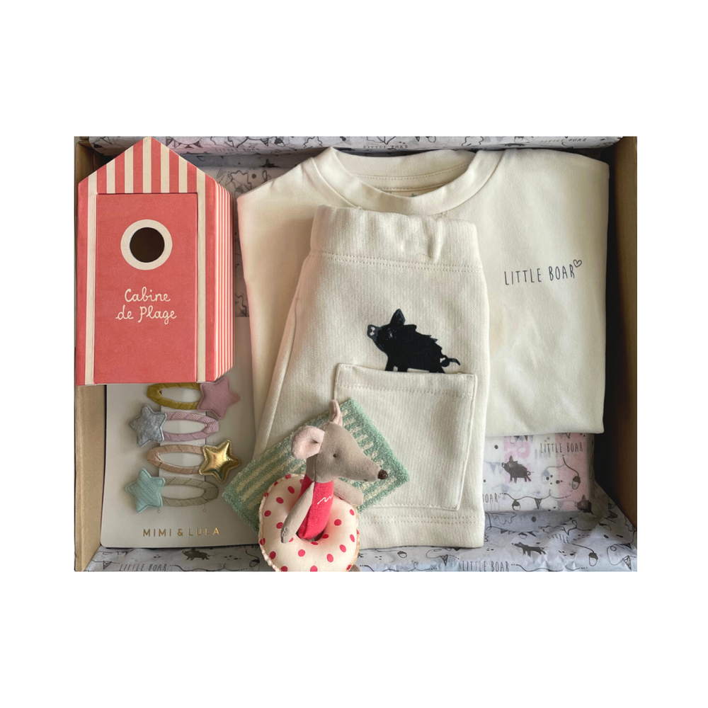 Easter gift box | Happy girl